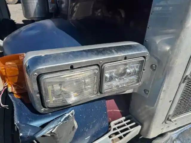 2000 Peterbilt 379 Headlight Assembly For Sale | Ucon, ID | 50924-19