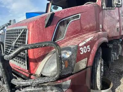 Volvo VNL Headlight Assembly