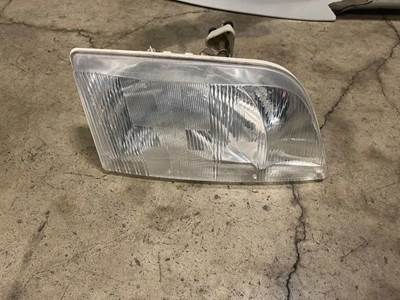 Volvo VNM42T Headlight Assembly