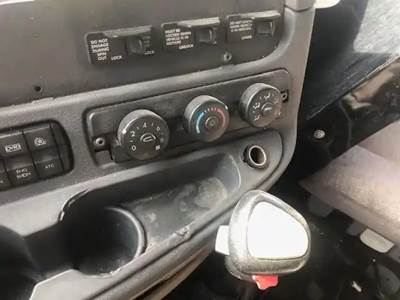 Freightliner Cascadia 125 Heater / AC Temp Control