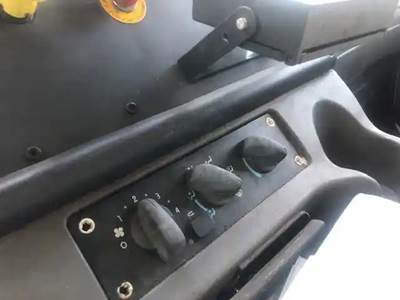 Freightliner M2 106 Heater / AC Temp Control