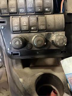 International LT625 Heater / AC Temp Control