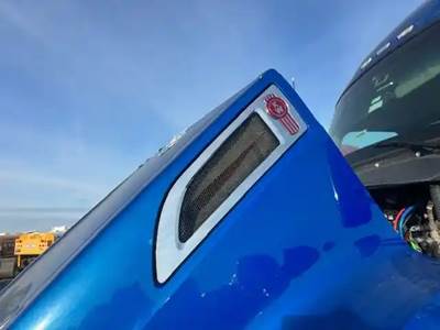 Kenworth T680 Hood Part