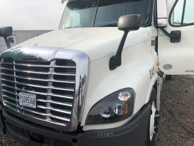Freightliner Cascadia 125 Hood