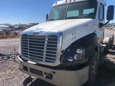 Freightliner Cascadia 125 Hood