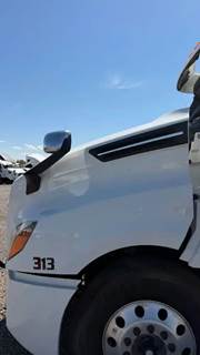 Used 2019 Freightliner Cascadia 126 Hood Assembly with Headlights, Part # A17-20392-006
