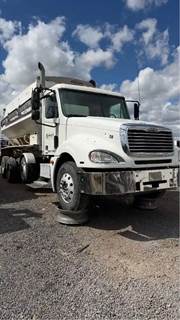 Used 2006 Freightliner Columbia 120 Hood Assembly
