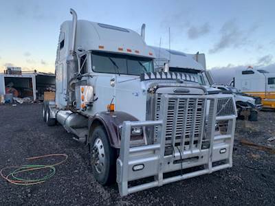 Freightliner FLD132 Classic XL Hood for a 2005 Freightliner FLD132 XL CLASSIC