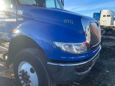 International DuraStar 4400 Hood