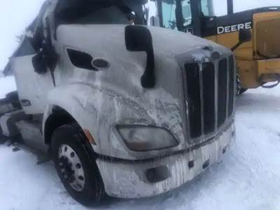 Peterbilt 579 Hood
