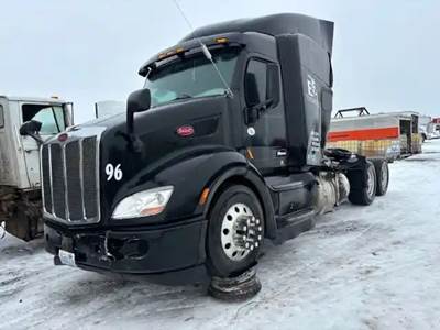 Peterbilt 579 Hood