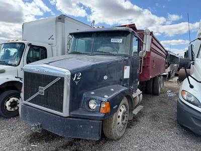 Volvo WCA Aero Hood for a 1996 Volvo WCA Areo Series