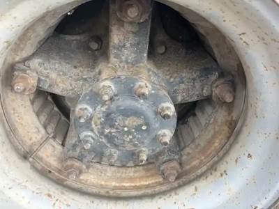 GM/Chev (HD) Hub for a 1987 GMC C7000