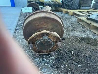 HUB PILOT Hub for a 1977 Chevrolet / GMC C60