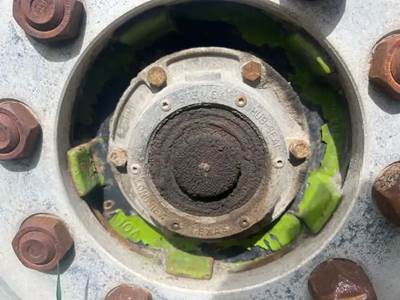 Stud Pilot / Budd Front Hub for a 1990 White WG