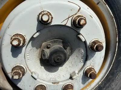 Used Front Hub #15931, 8 Hole Axle, Disc Brake