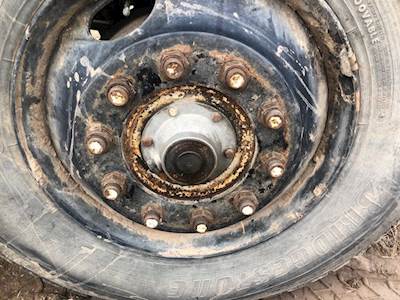 RH FRT Hub FA339 Axle 10 Budd