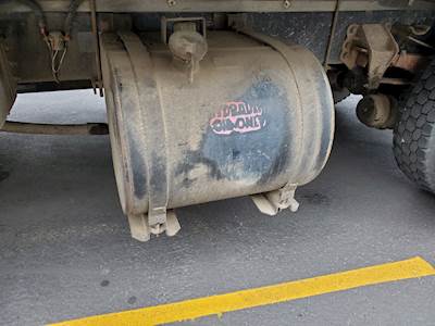 Ford LN8000 Hydraulic Tank