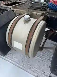 International 8100 Hydraulic Tank for a 1994 International F-8100