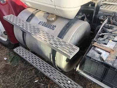 International 9200i Hydraulic Tank