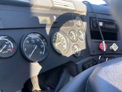 Freightliner Cascadia 125 Instrument Panel Cluster