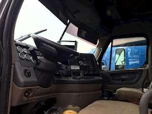 Freightliner Cascadia 125 Instrument Panel Cluster