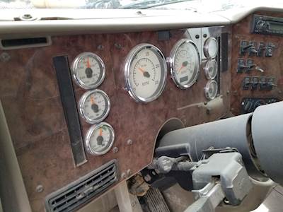 International 9200i Instrument Panel Cluster