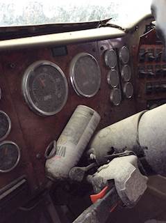 International 9900i Instrument Panel Cluster