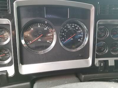 Kenworth T660 Instrument Panel Cluster