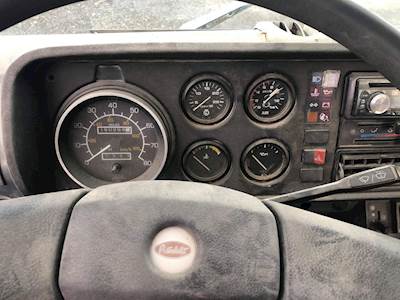 Peterbilt 200 Instrument Panel Cluster