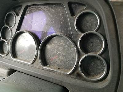 Peterbilt 579 Instrument Panel Cluster