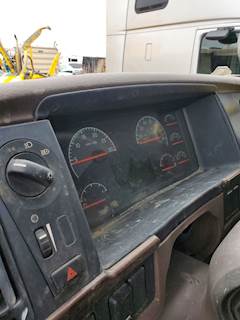 Volvo VNL Instrument Panel Cluster