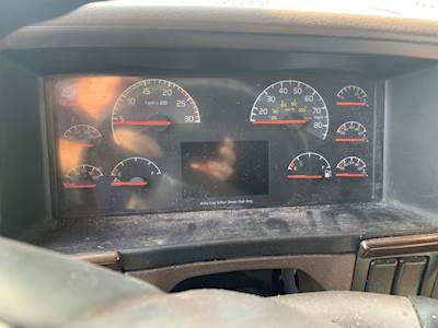 Volvo VNL Instrument Panel Cluster