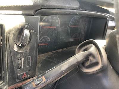 Volvo VNL Instrument Panel Cluster