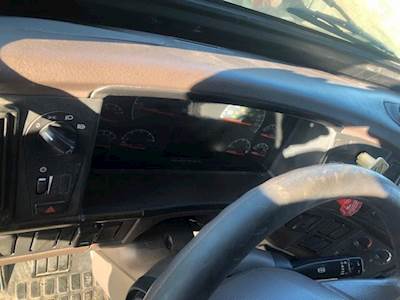 Volvo VNL Instrument Panel Cluster