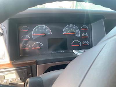 Volvo VNL Instrument Panel Cluster