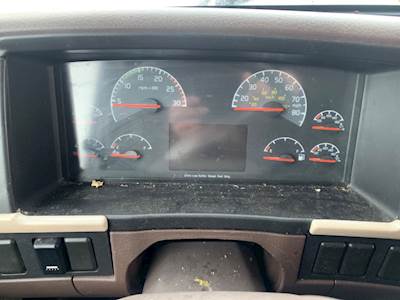 Volvo VNL780 Instrument Panel Cluster for a 2016 Volvo VNL 780