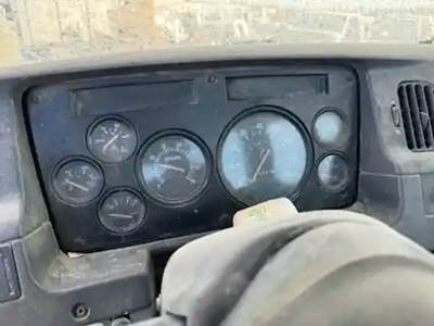 Ford AT9513 Aeromax 113 Instrument Panel Cluster