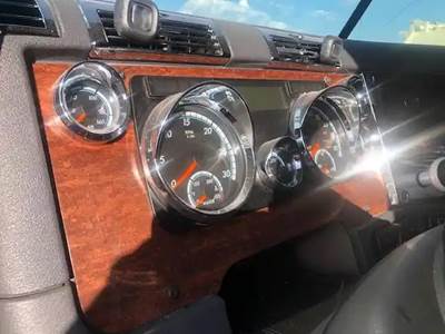 Freightliner Cascadia 125 Instrument Panel Cluster