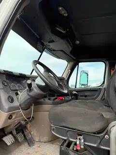 Freightliner Cascadia 125 Instrument Panel Cluster