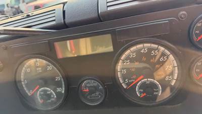 Freightliner Cascadia 125 Instrument Panel Cluster