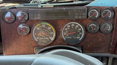 Freightliner Century Class 120 Instrument Panel Cluster for a 2001 Freightliner C120