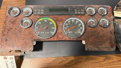 Freightliner Century Class 120 Instrument Panel Cluster for a 2001 Freightliner C120