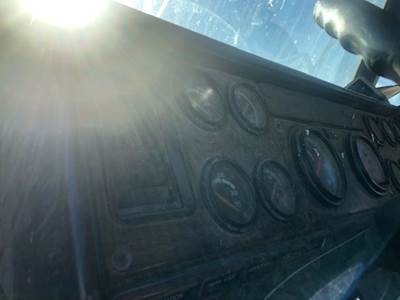 Freightliner FLD120 Instrument Panel Cluster