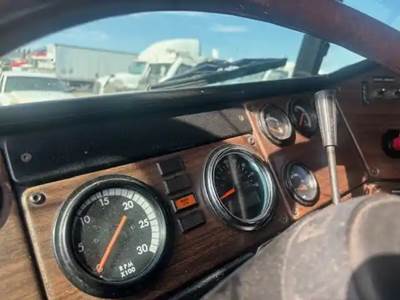 Freightliner FLD120 Instrument Panel Cluster