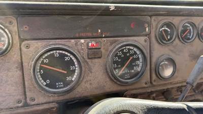 Freightliner FLD120 Instrument Panel Cluster