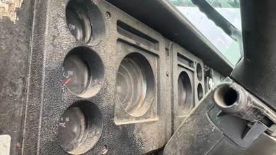 International 1724; 1734; 1754 Instrument Panel Cluster