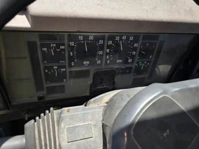 International 4700 Instrument Panel Cluster