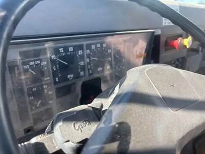 International 4900 Instrument Panel Cluster