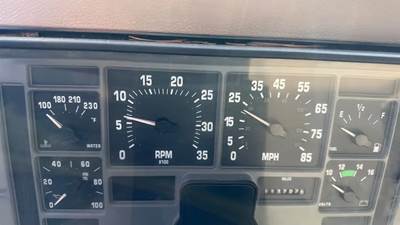International 4900 Instrument Panel Cluster